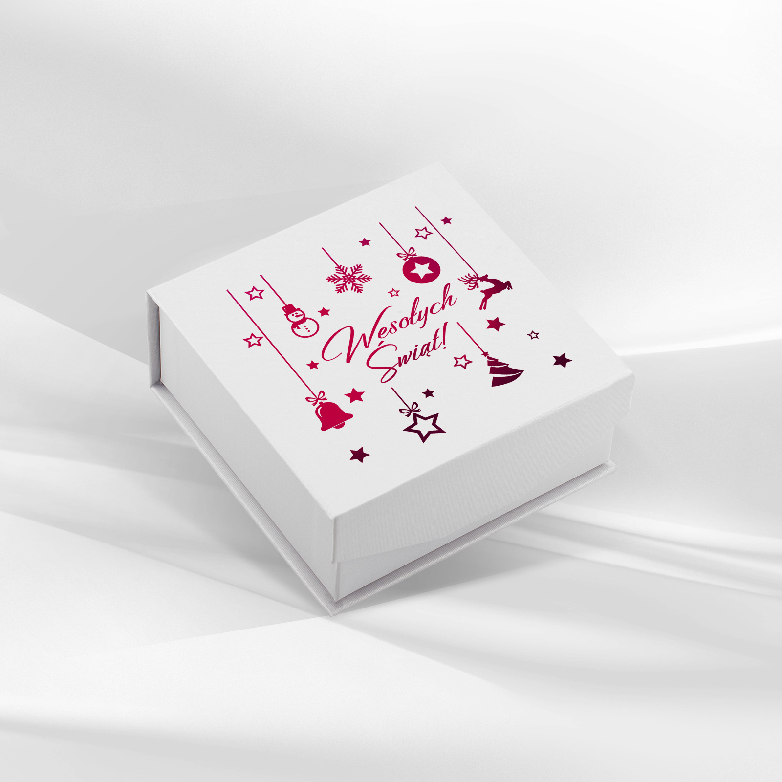 Eleganckie pudełko jubilerskie w białym kolorze z magicznym świątecznym motywem